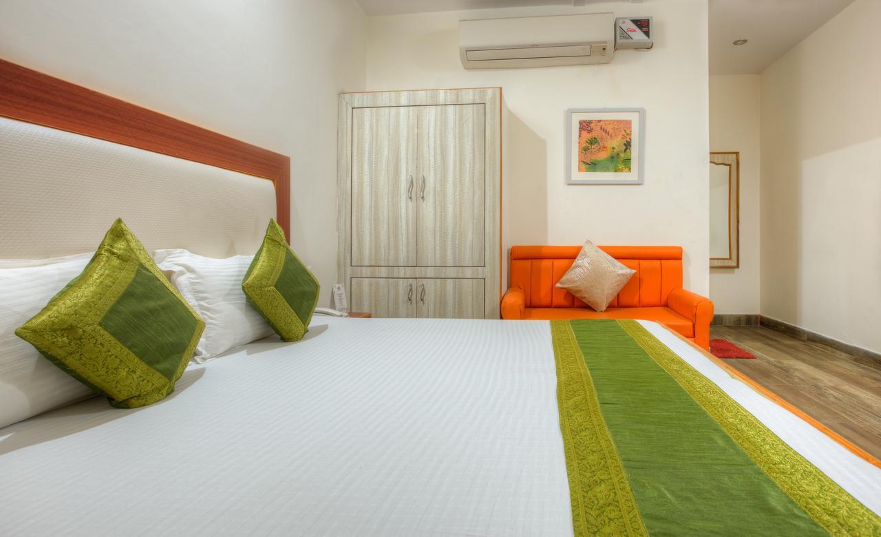 Treebo Trend The Lily Hotel ริชิเคช ภายนอก รูปภาพ