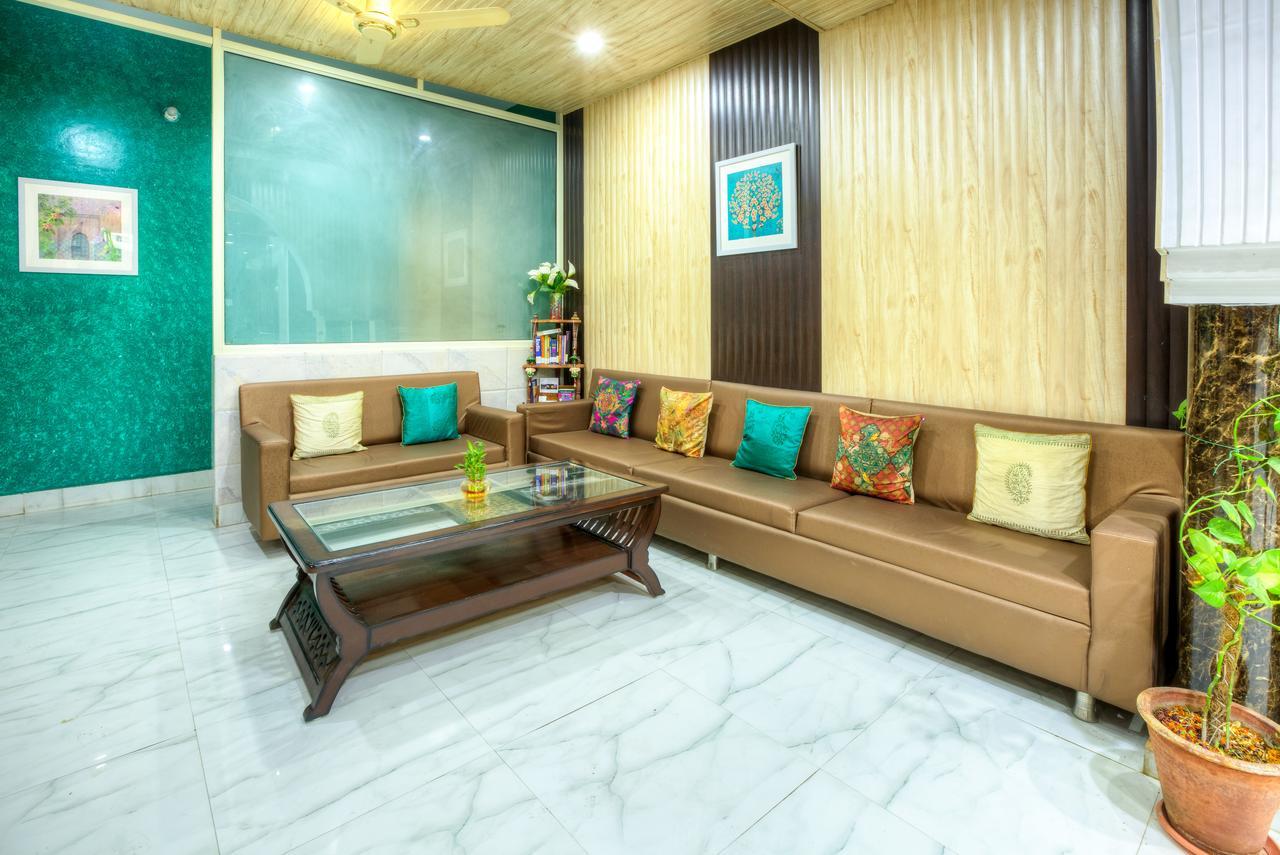 Treebo Trend The Lily Hotel ริชิเคช ภายนอก รูปภาพ