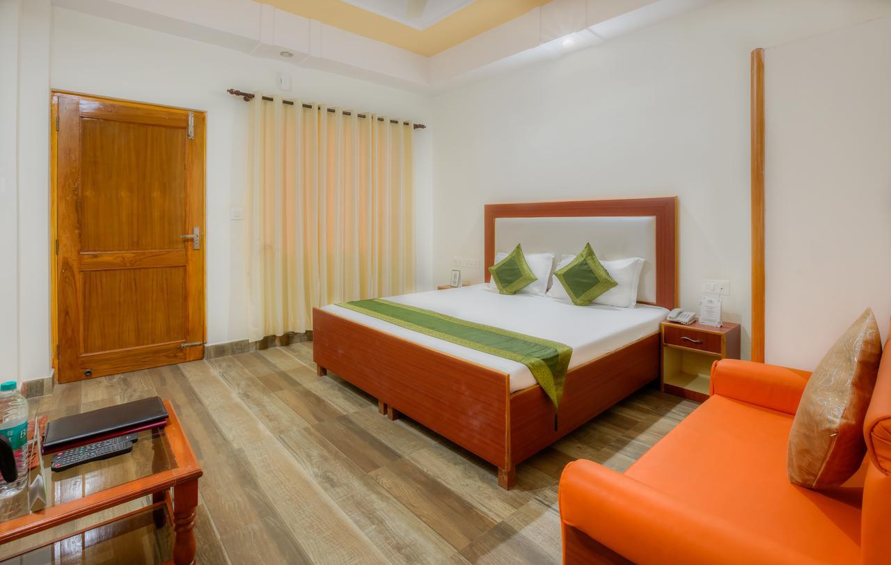 Treebo Trend The Lily Hotel ริชิเคช ภายนอก รูปภาพ
