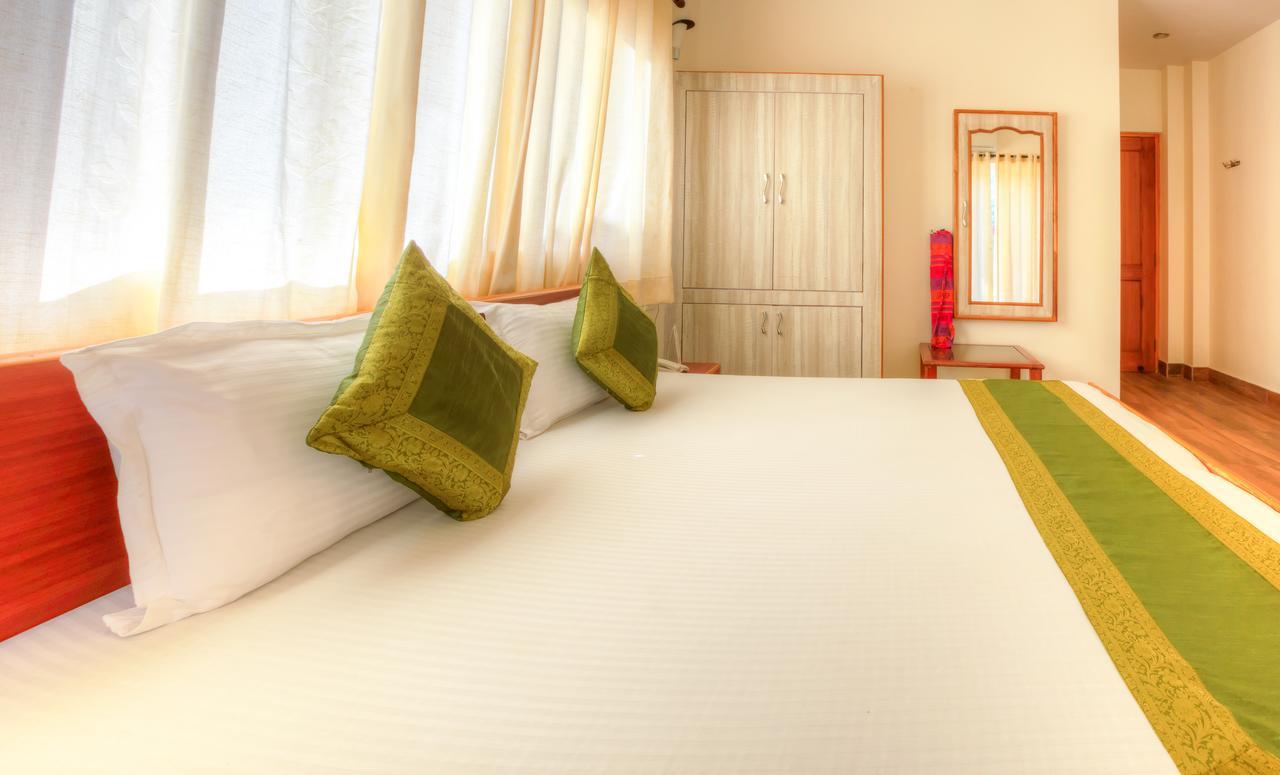 Treebo Trend The Lily Hotel ริชิเคช ภายนอก รูปภาพ