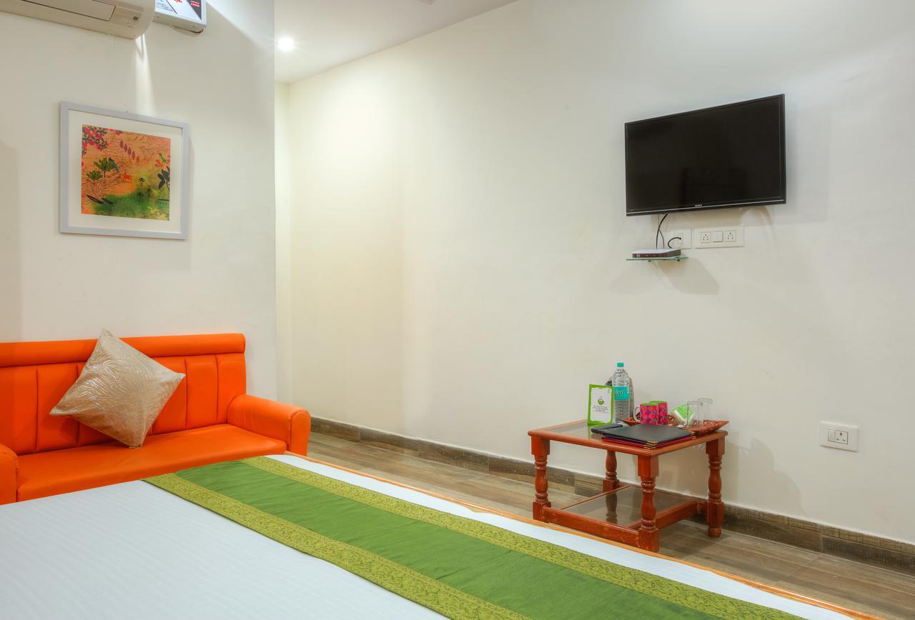 Treebo Trend The Lily Hotel ริชิเคช ภายนอก รูปภาพ